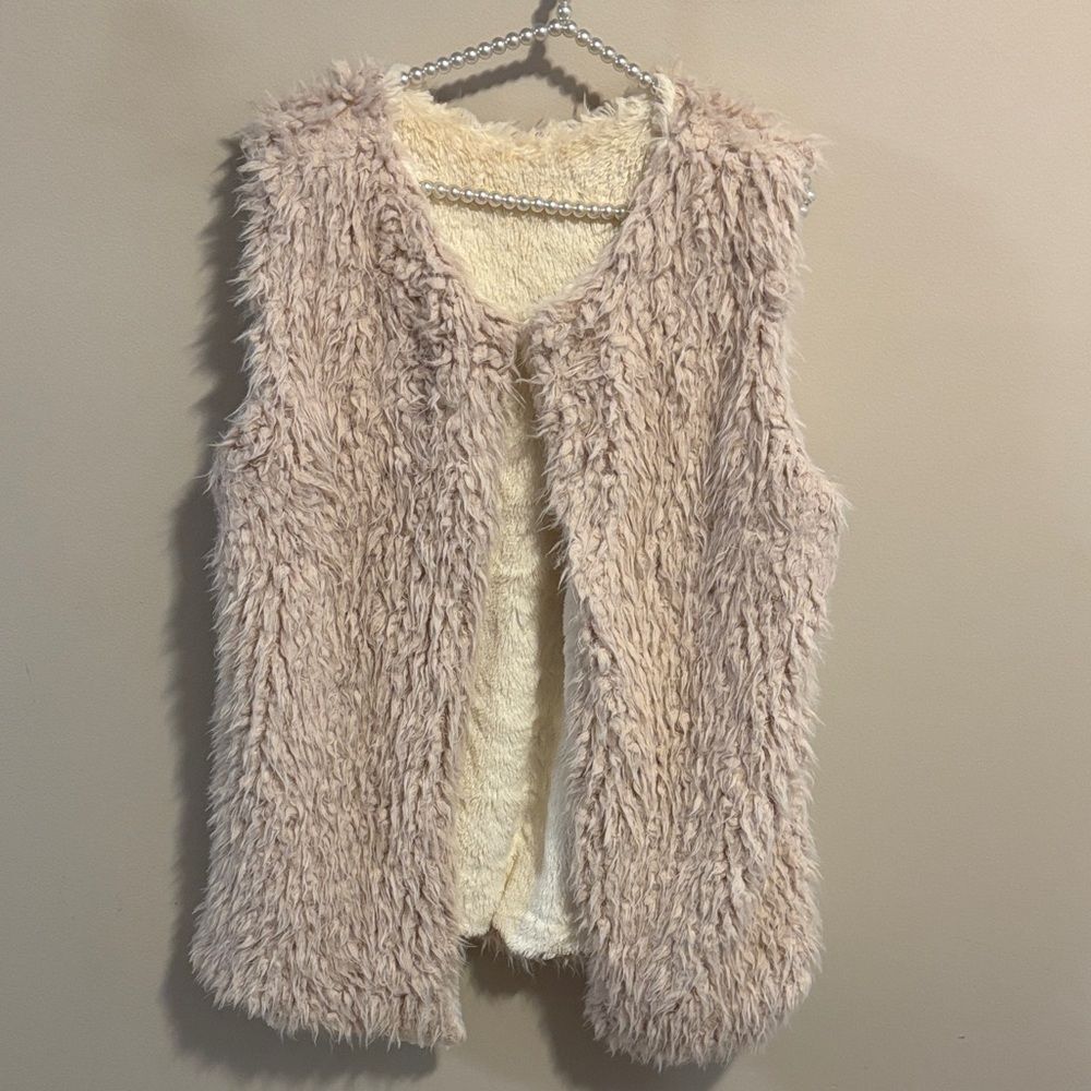 Code xl Faux Fur Vest in Beige